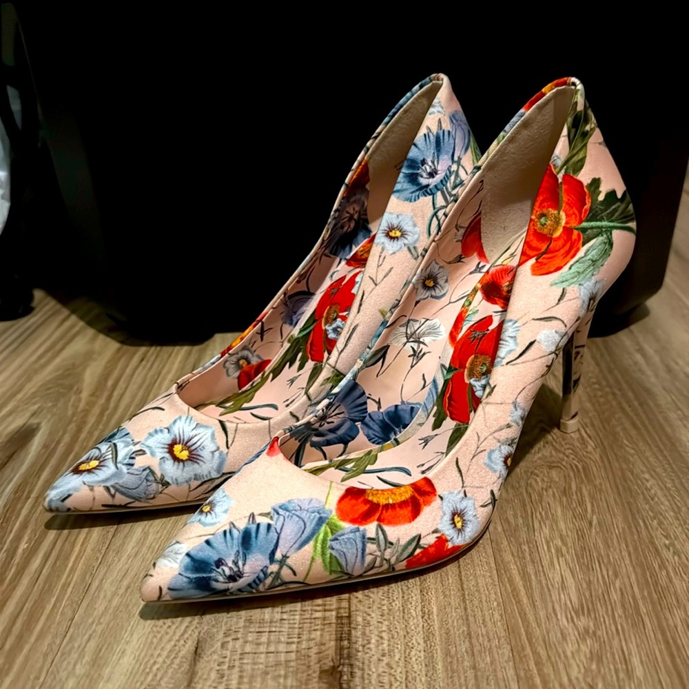 Aldo Pink Floral Pumps (7) New